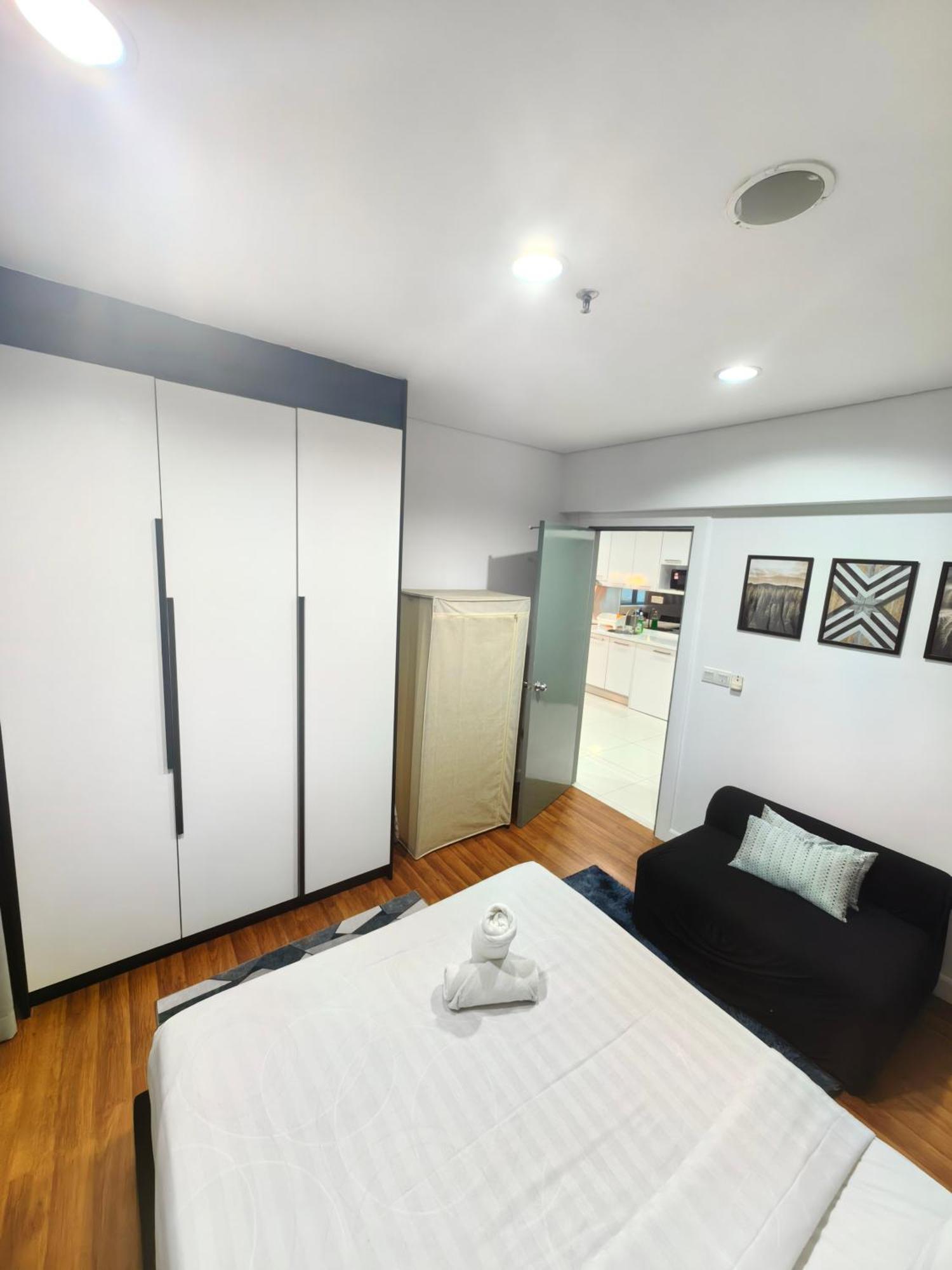 Apartment Summer Klcc By Palace